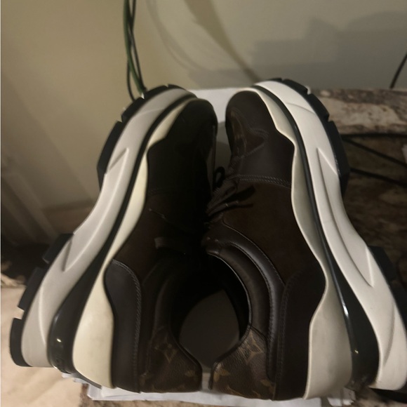 NEW- Louis Vuitton Monogrammed Running Shoes- 7.5 men’s size 9 women’s. - Picture 11 of 14